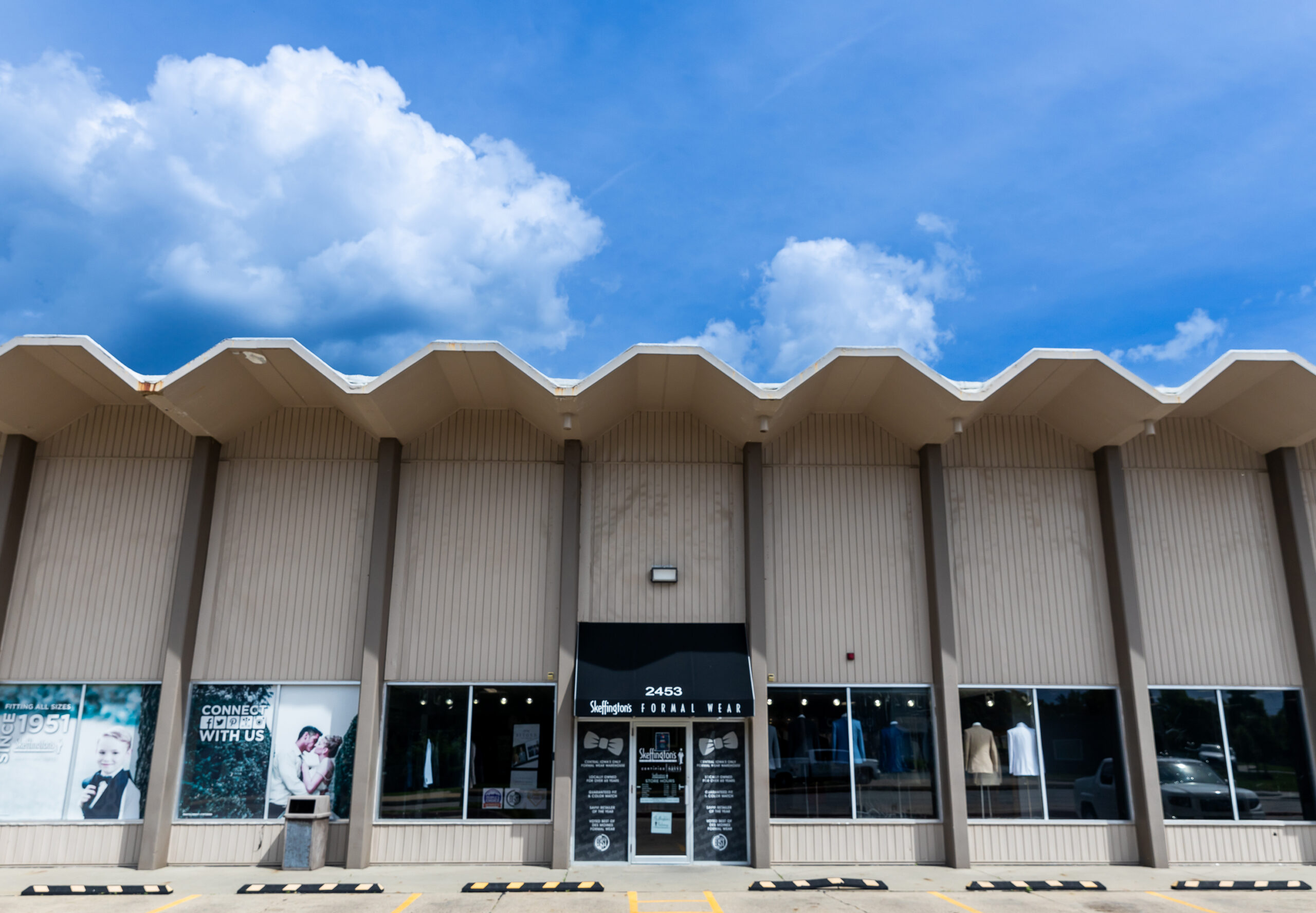 skeffingtons-formal-wear-des-moines-iowa-suit-tux-store-front - Skeffingtons Formal Wear