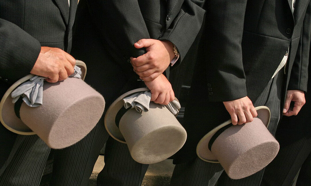 How to Coordinate Groomsmen Looks